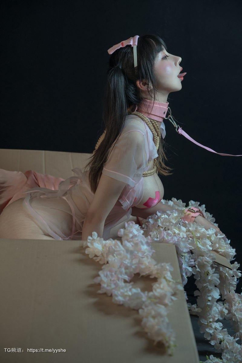 [Cos]云溪溪 - 奶桃护士[58P] 28