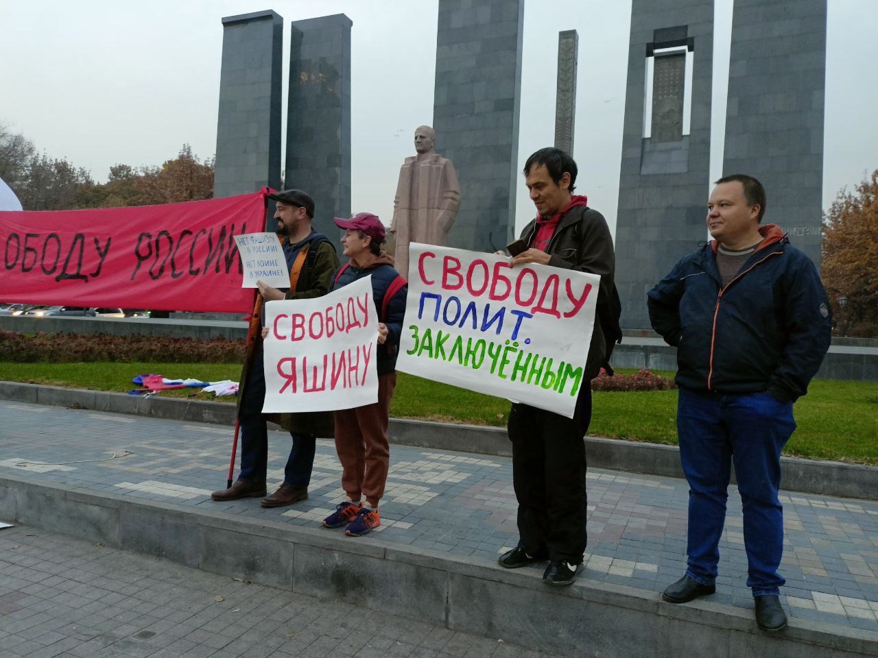 хватит кормить италию мебель