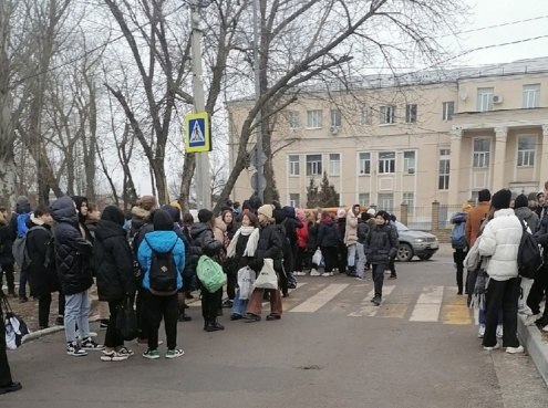 Хабаровские школы вновь получили угрозы о минировании