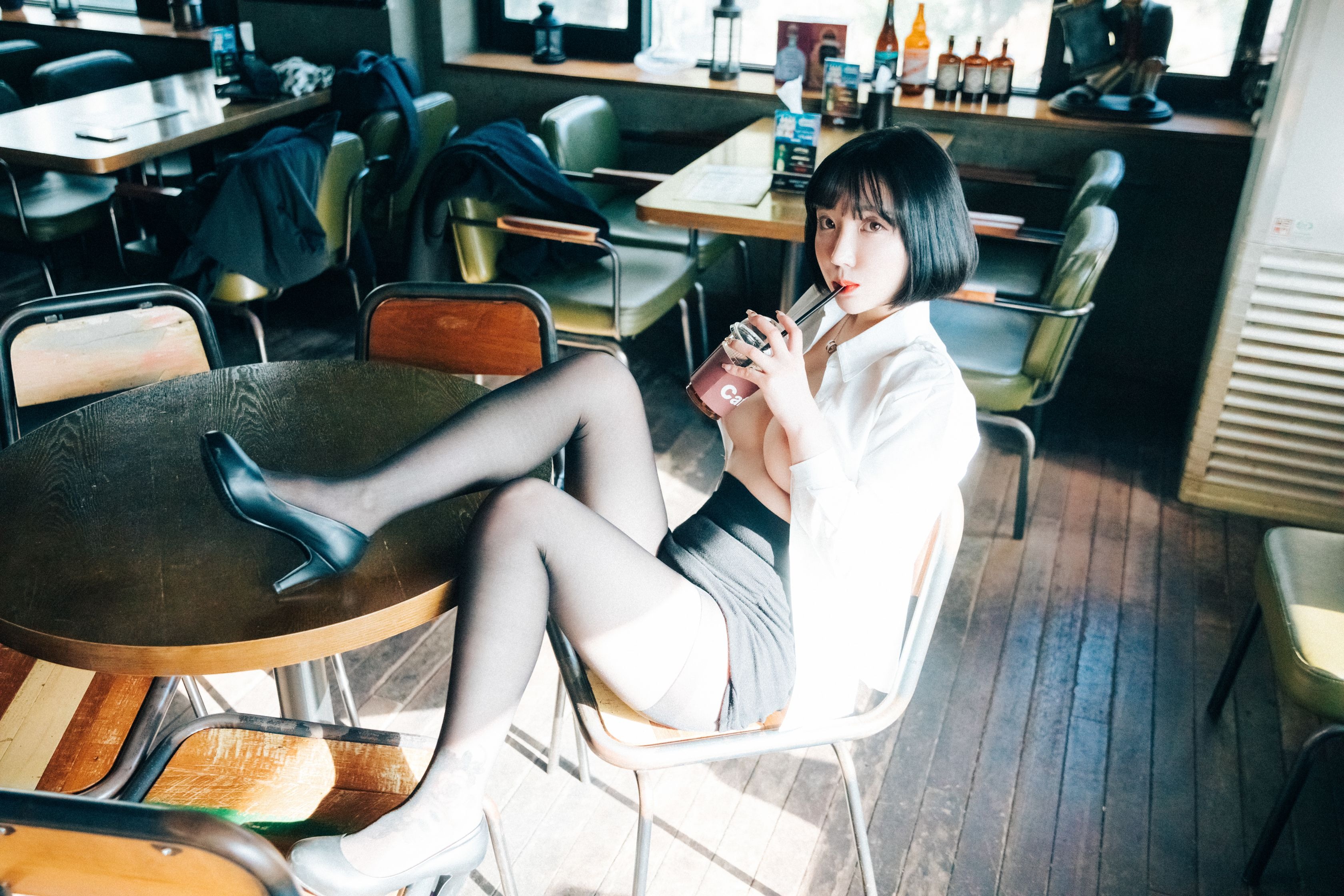 孙乐乐 - [Loozy] Son Ye-Eun (손예은) - Tainted Love Bar 53