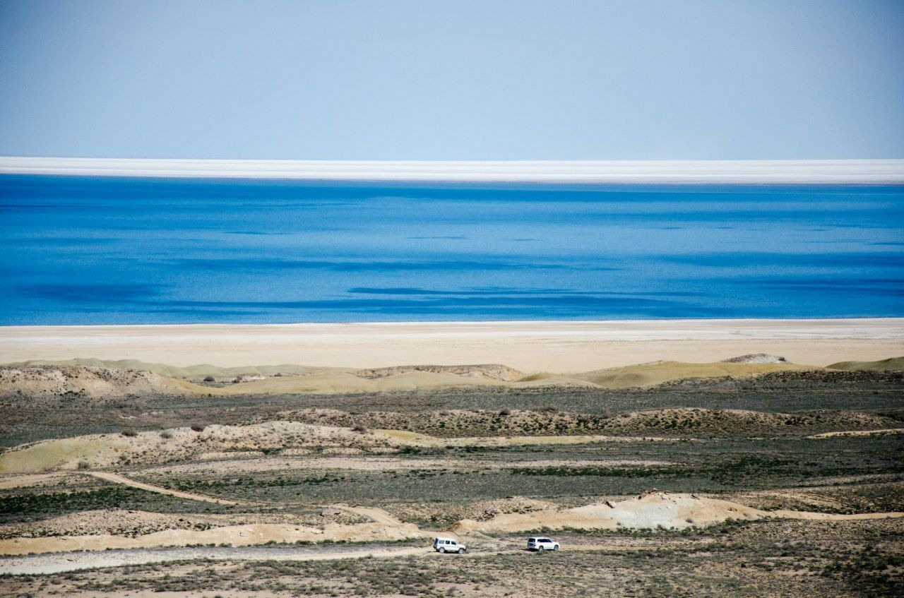 Море дат. Аральское море Оазис пустыни. Олейний Аральский море. Узбекистан море. Путешествие на Аральское море.