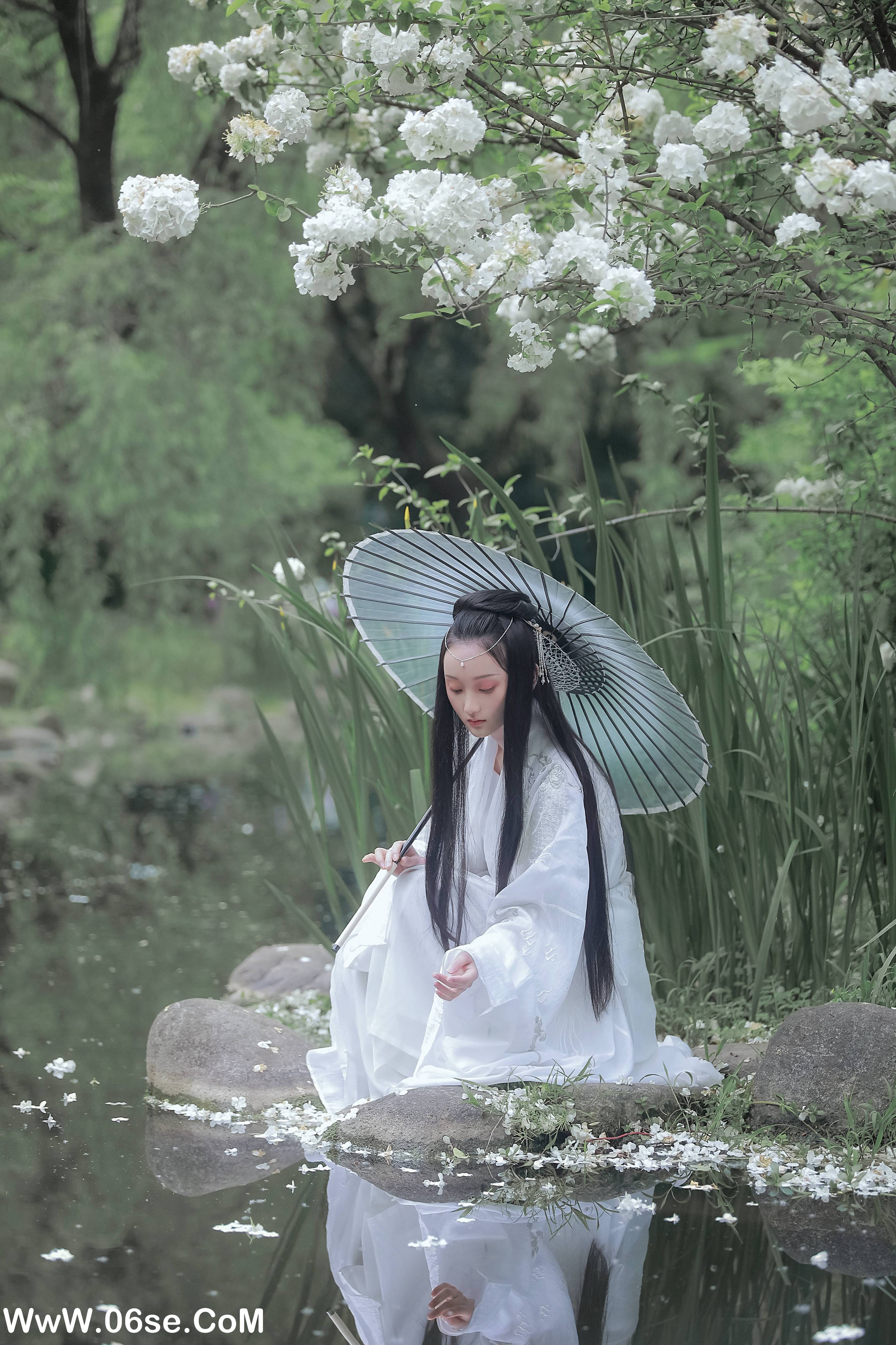 图片[19]-[YITUYU艺图语]2022.06.15 琼花并貌 云之是小狐狸吖[22P-495.57MB]-六色网
