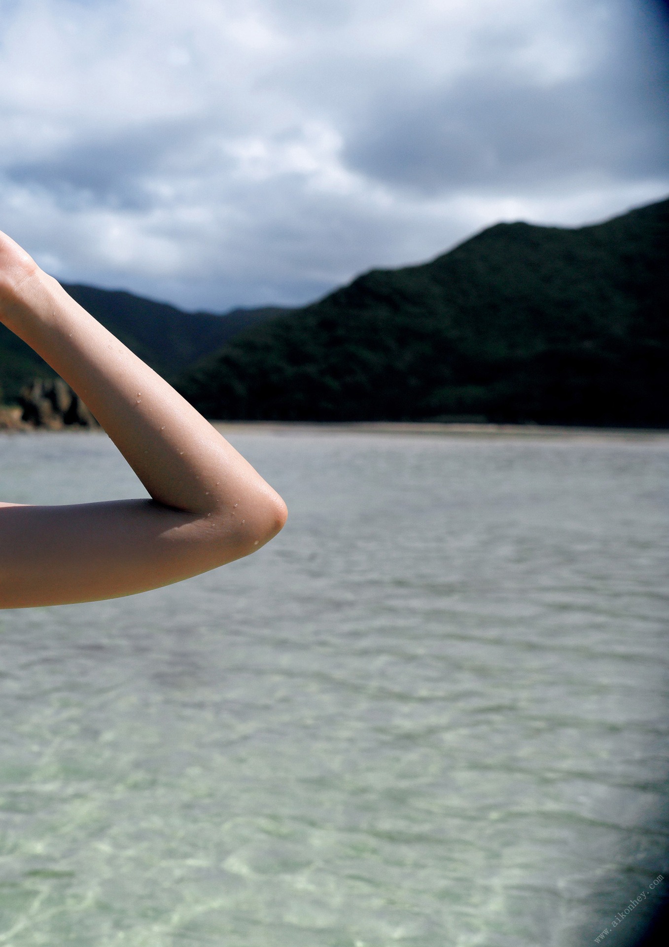 佐野ひなこ写真集「COLORS」 週プレ PHOTO BOOK 145P 110