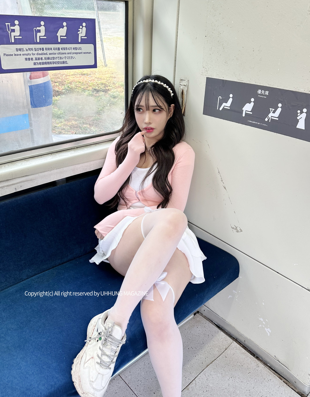 Hani 하니, UHHUNG Magazine “The Girlfriend on The Subway” Set.01 16