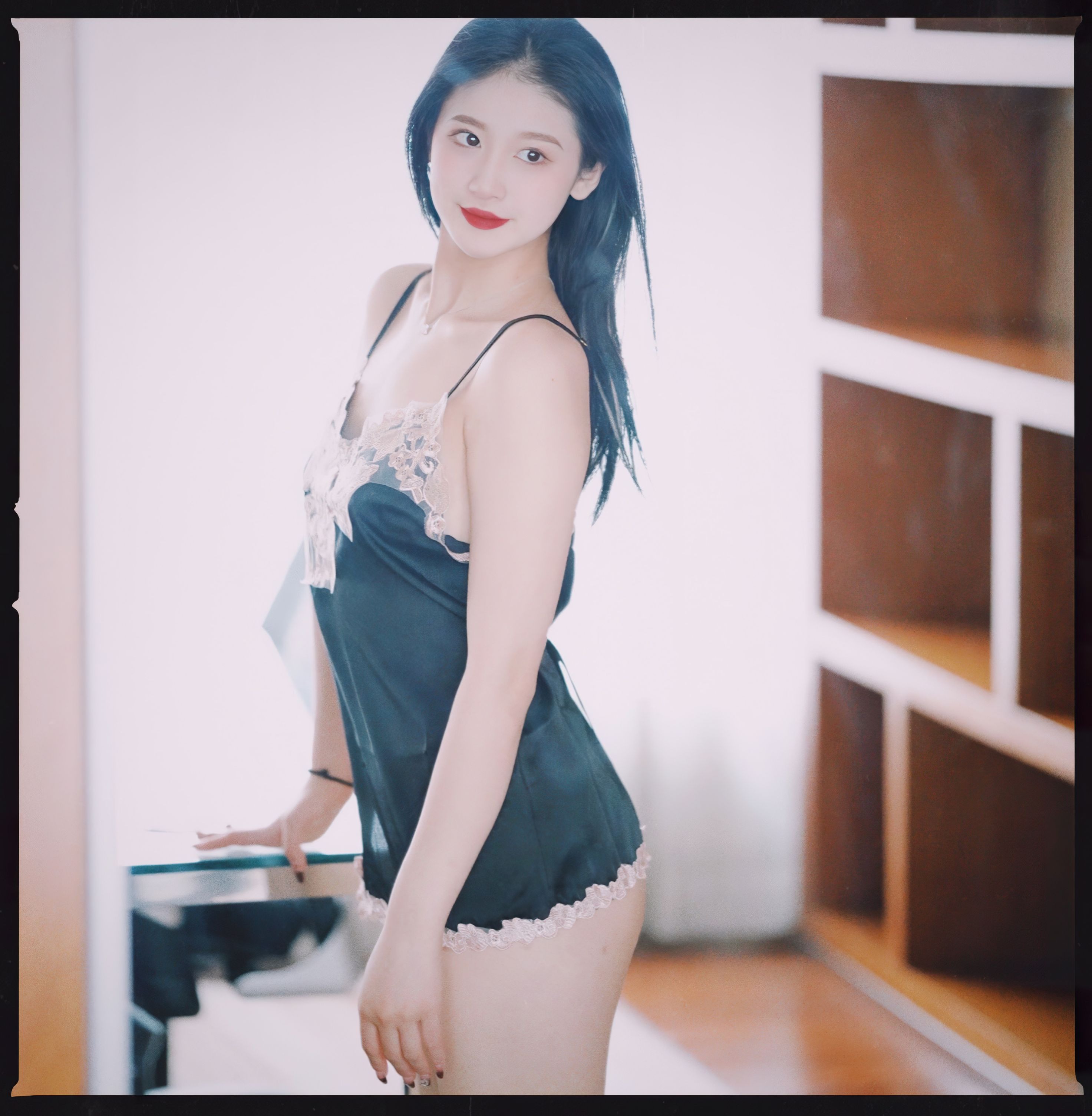 美女模特彤彤大尺度私房 9