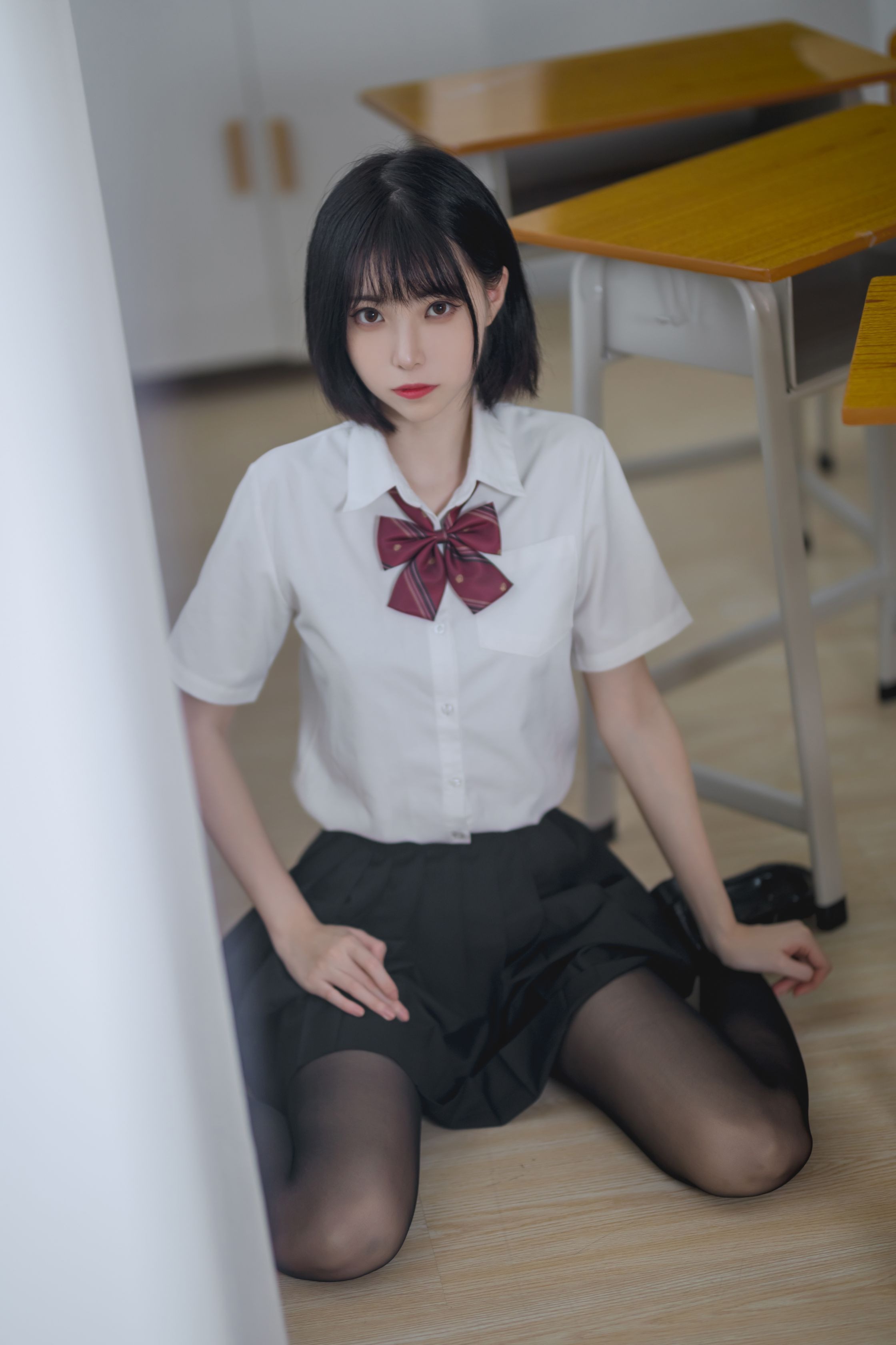 许岚 - NO.01 教室jk黑丝 [40P-426MB] 33