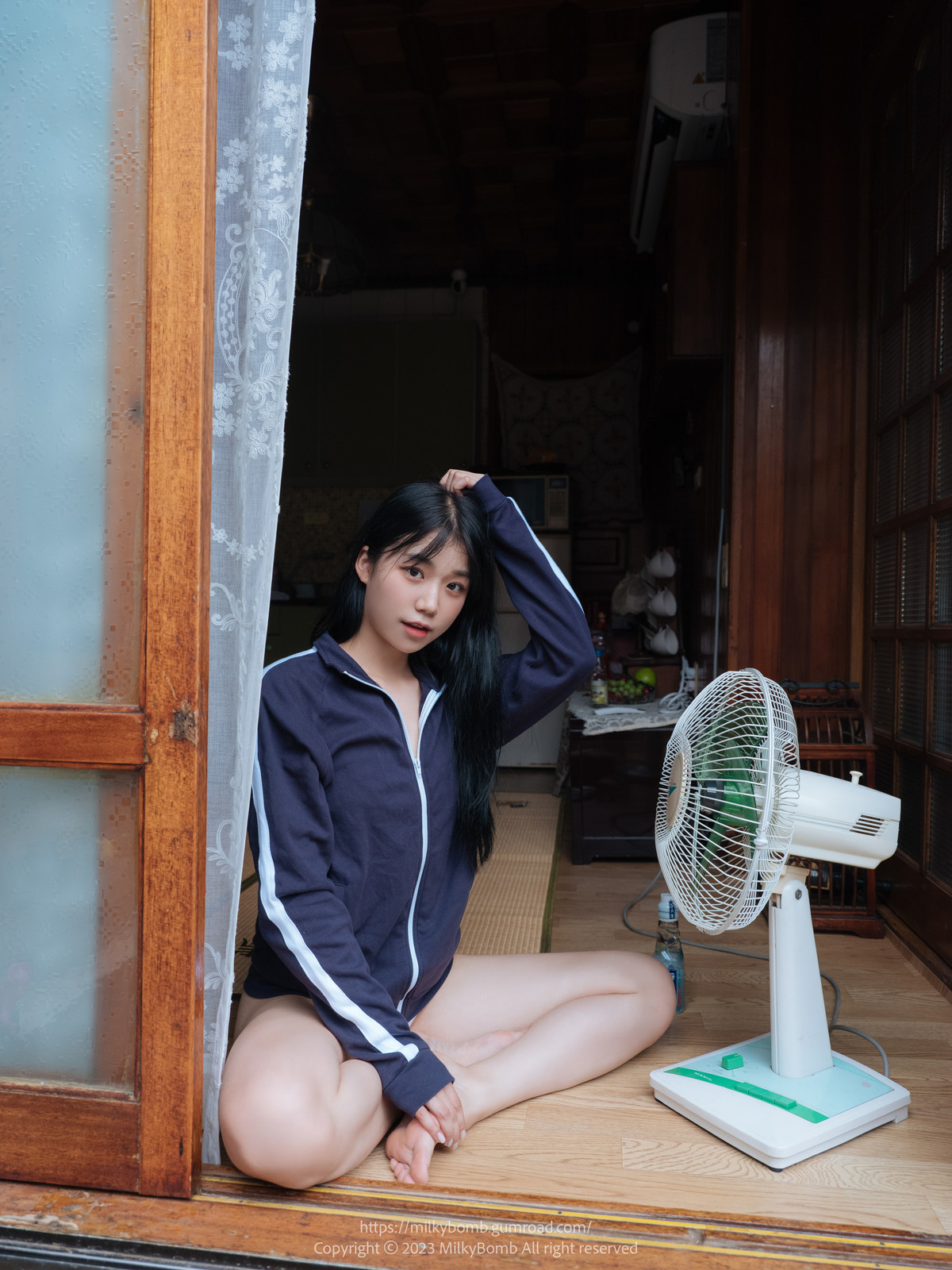 Yui 유이, [MilkyBomb] Tracksuit 체육복 Set.01 3