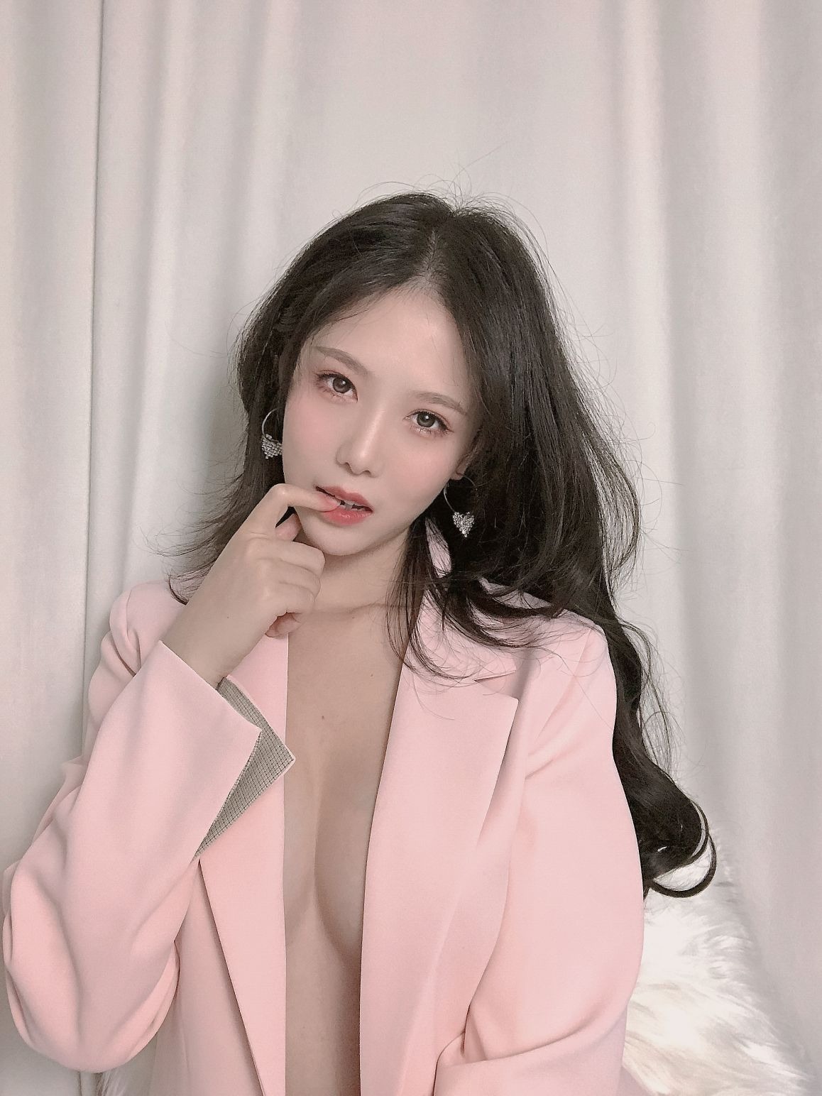 抖娘利世-粉色西装 [26P] 18