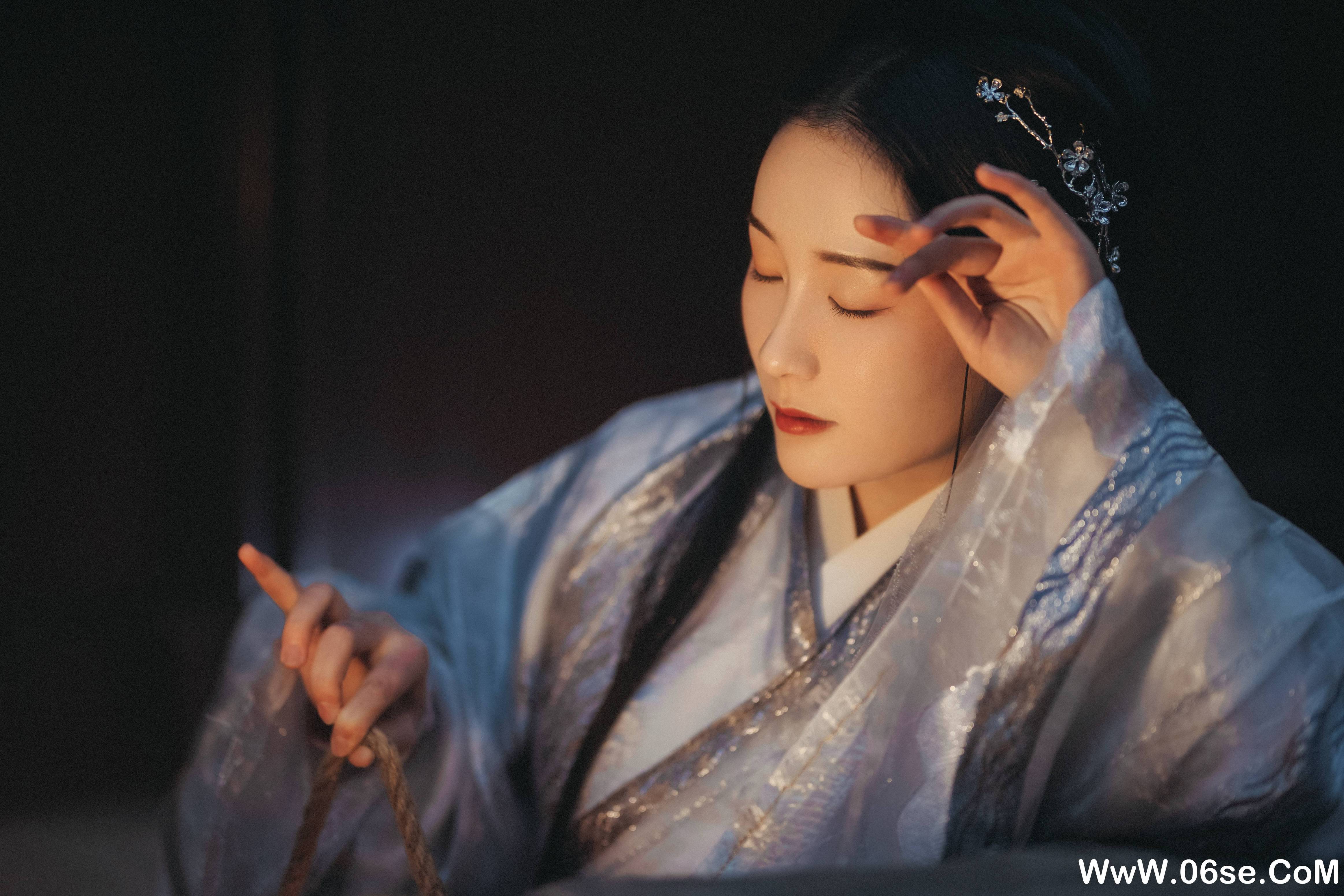 图片[20]-[YITUYU艺图语]2021.10.19 南歌子 淡蓝色忧伤静流淌[26+1P／403MB]-六色网