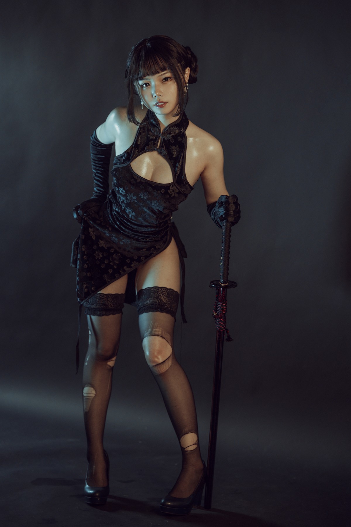 Cosplay 七月喵子 穿旗袍耍剑 27