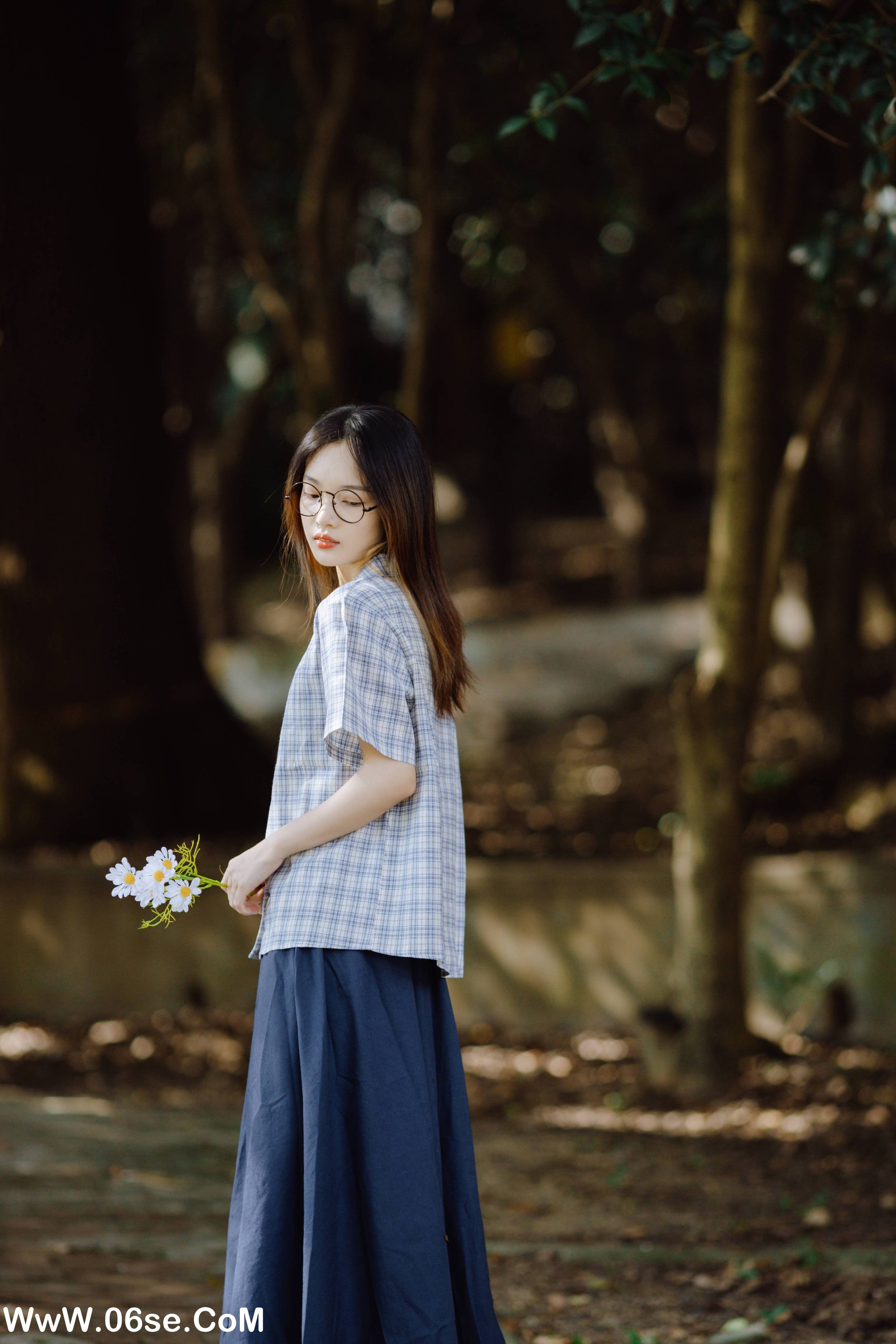 图片[17]-[YITUYU艺图语]2022.01.03 树下的蓝色往事 一鸭咿呀哟[23+1P／353MB]-六色网