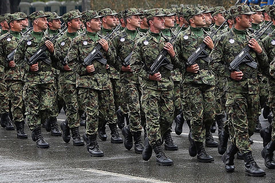 Войска приведены. Сербские военные. Современная Сербская армия. Сербский солдат современный. Сербия движения войск.