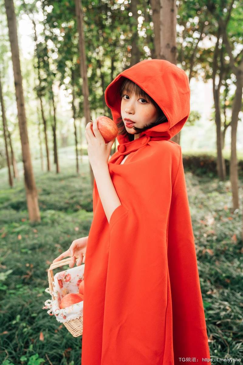 [Cos]奈汐酱 - 大红帽 [31P+2V] 31