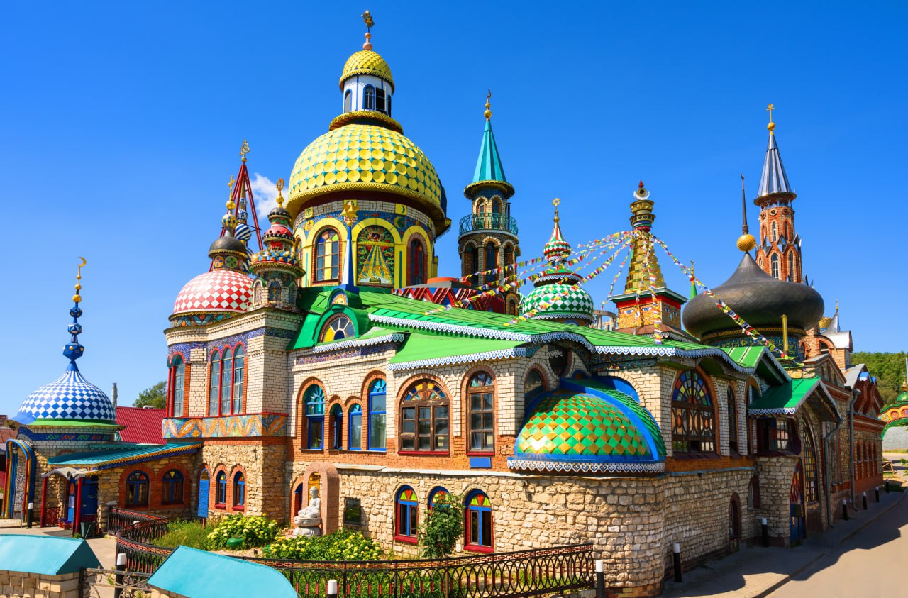 Храм всех религий Казань внутри