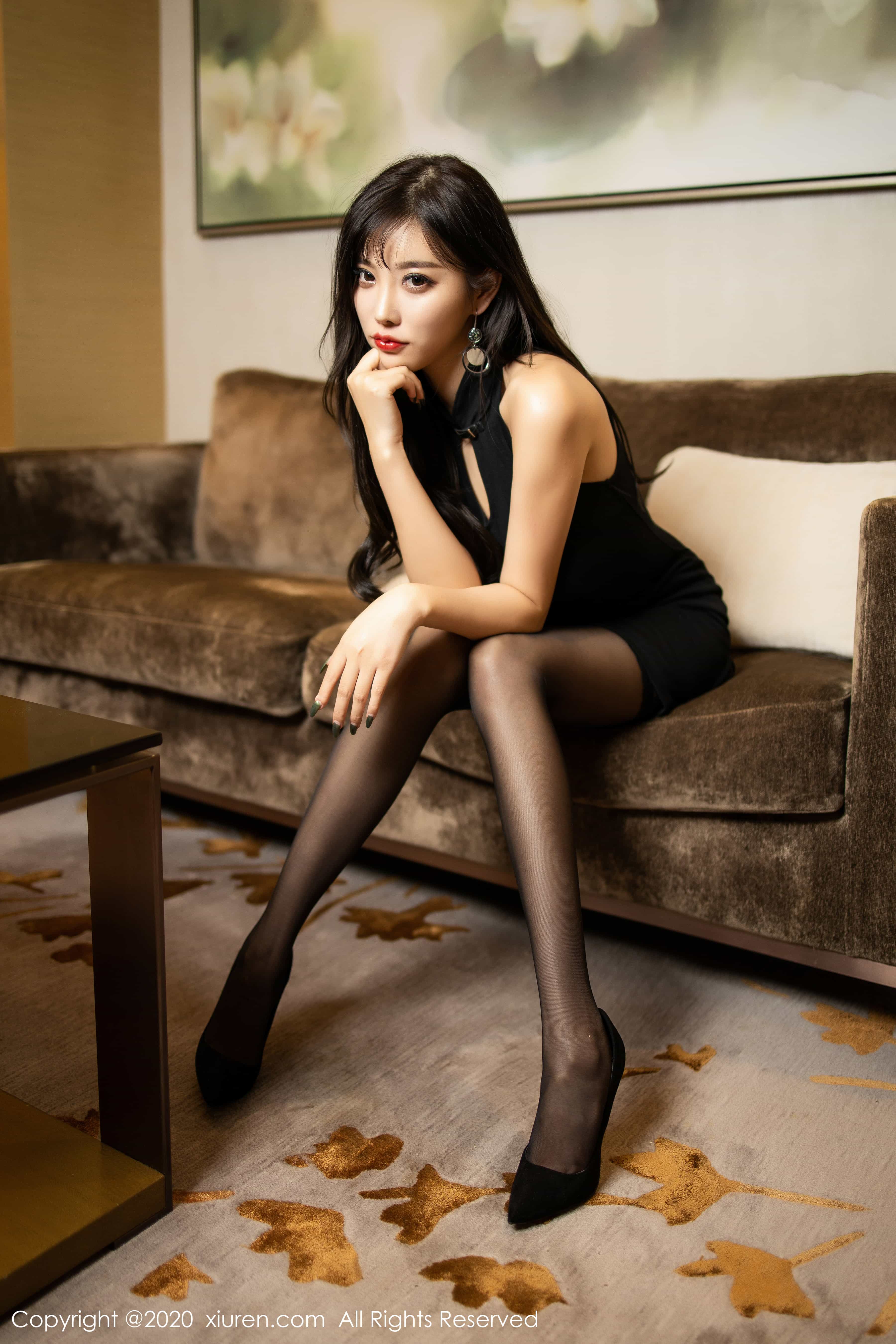 [Xiuren秀人网]XR20200108N01911 2020.01.08 NO.1911 魅惑黑丝内衣之下的诱人娇躯 杨晨晨sugar[53+1P／258M] 8