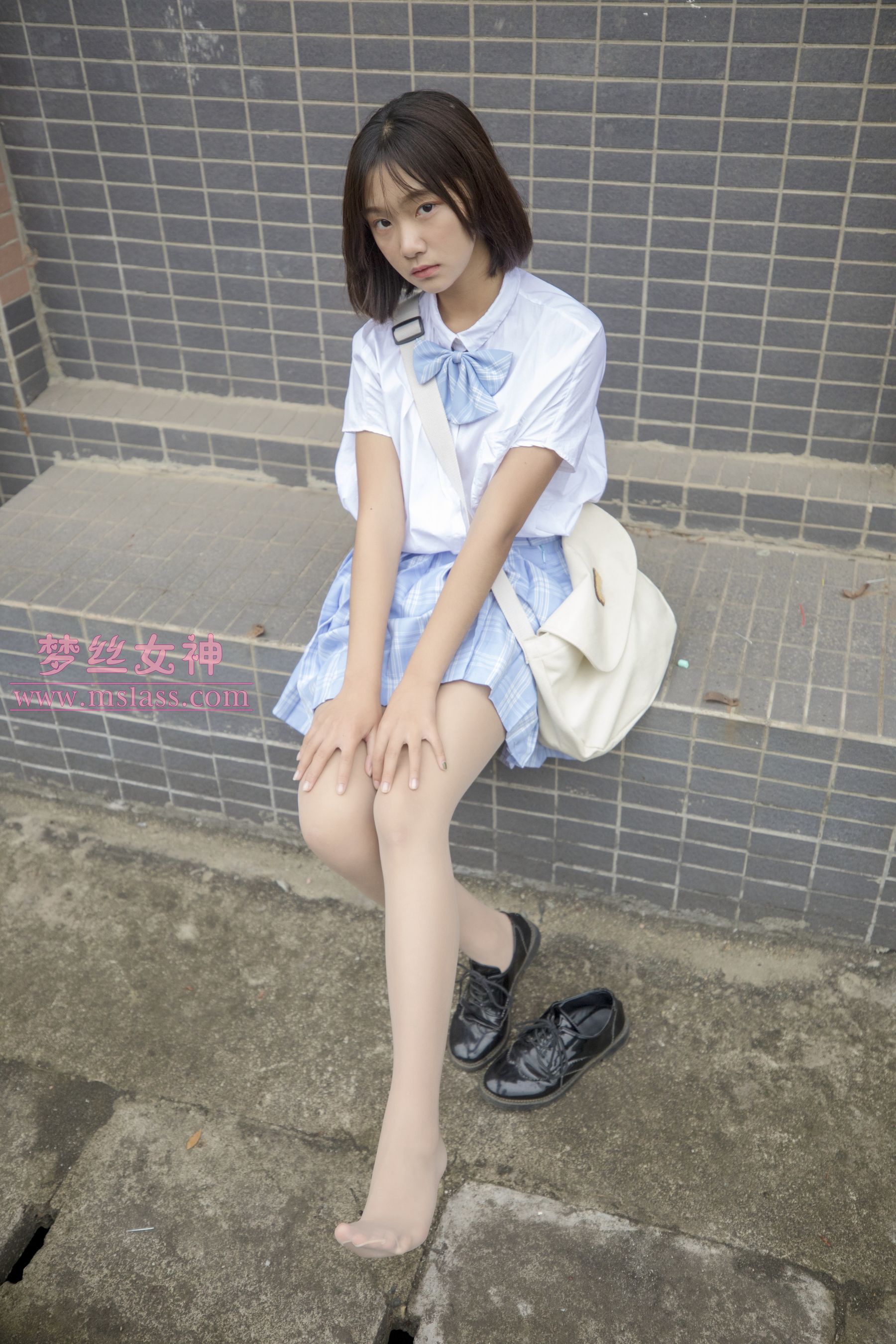 [梦丝女神MSLASS]_洛洛_梦幻学记-写真图集共56P 9