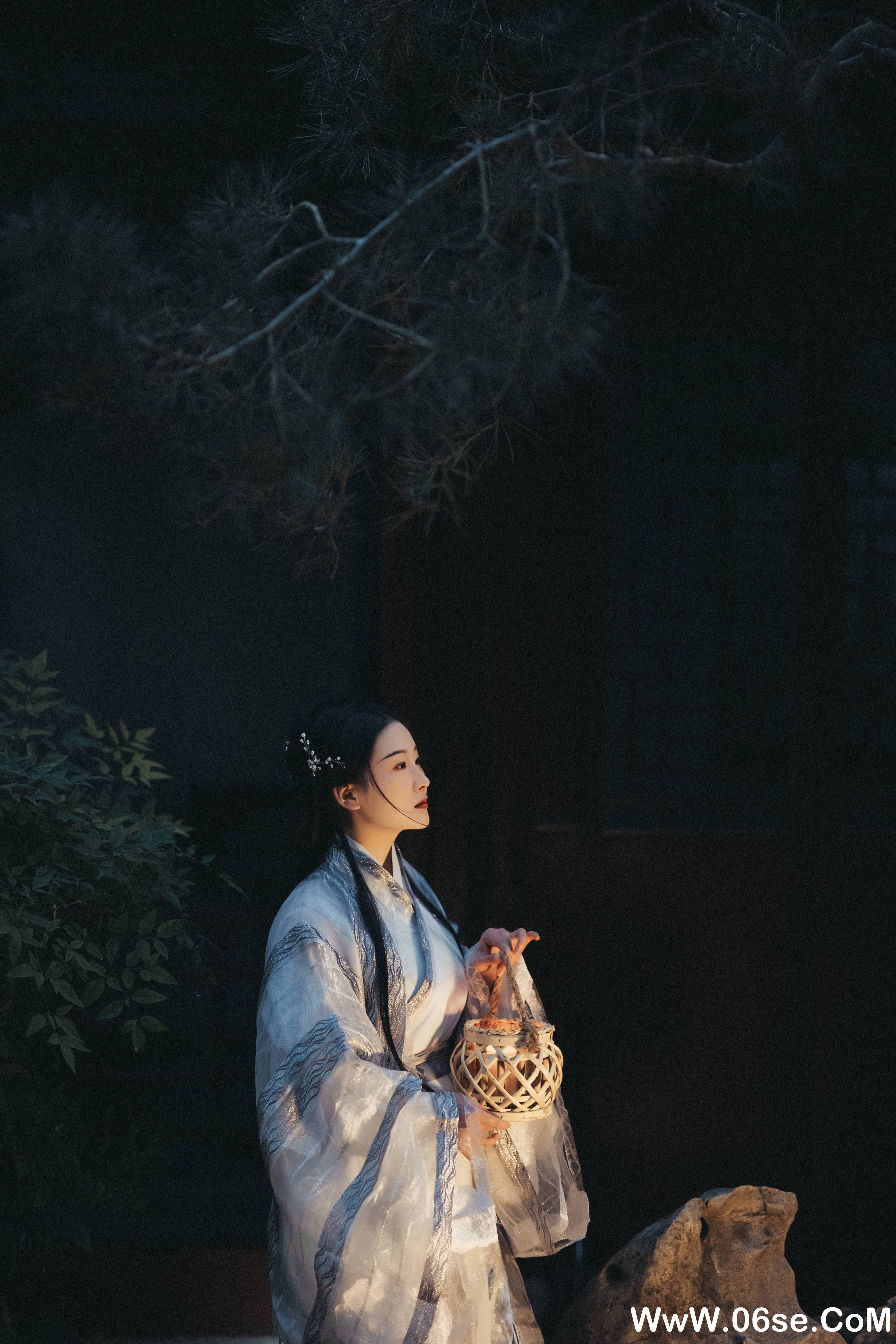 图片[11]-[YITUYU艺图语]2021.10.19 南歌子 淡蓝色忧伤静流淌[26+1P／403MB]-六色网