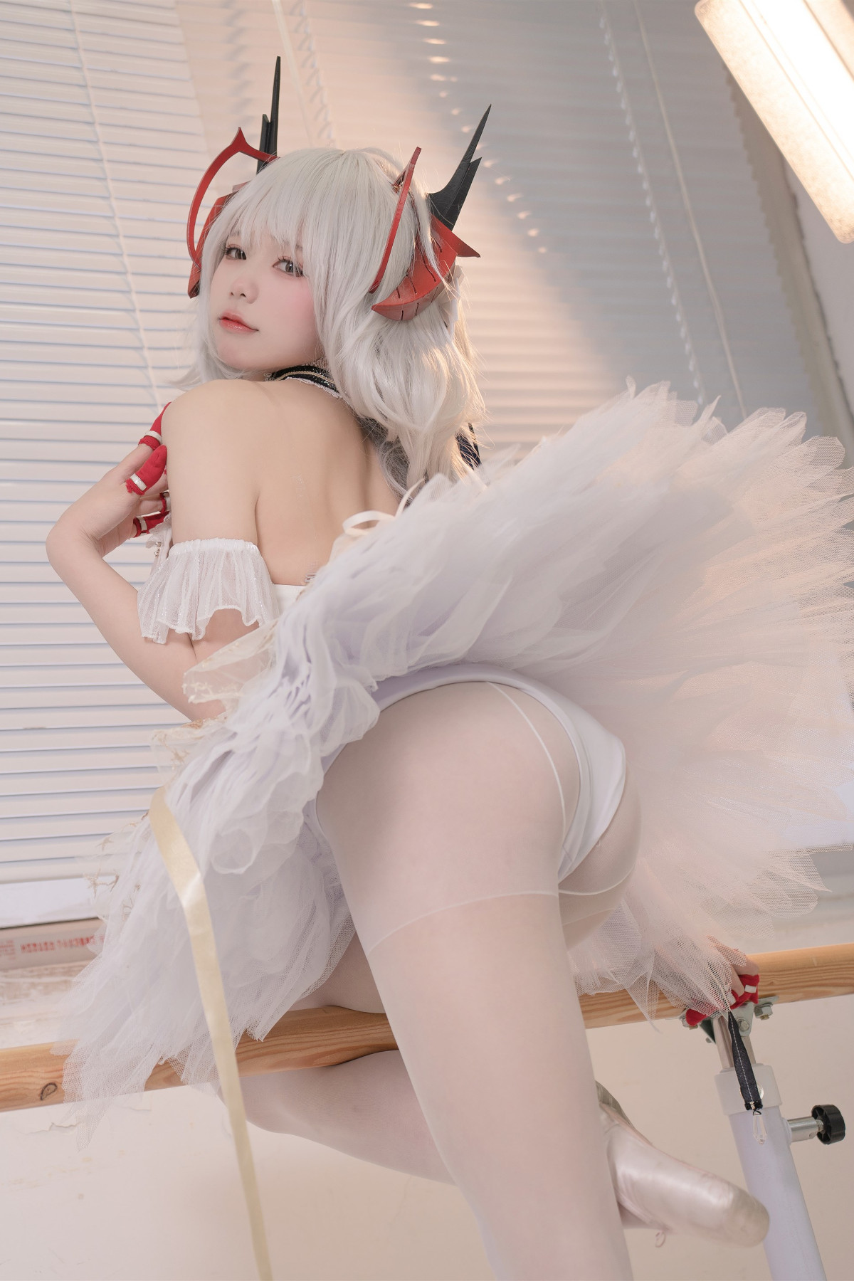 Cosplay 咬一口兔娘 天鹅之舞 18