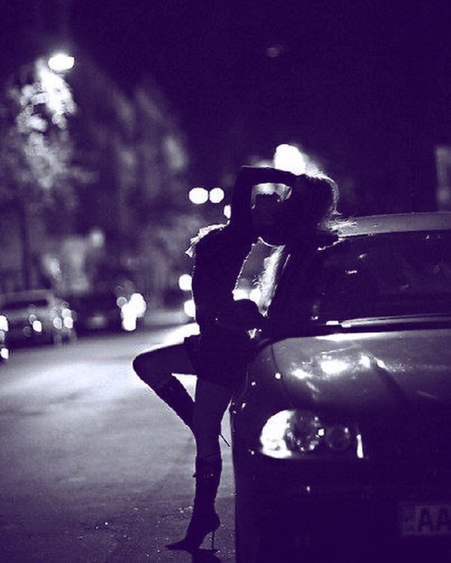 Девушка с машиной фото ночью