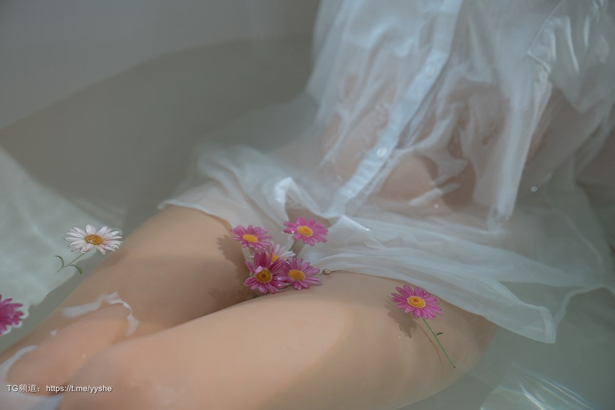 [Cos]萌芽儿 - 浴缸[72P] 29