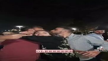 Un beso de los novios