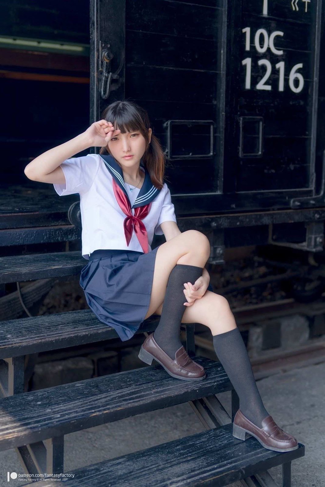 [小丁Patron] High School Girl with Pretty Pussy 皮衣濕身誘惑 (Fantasy Factory) 1
