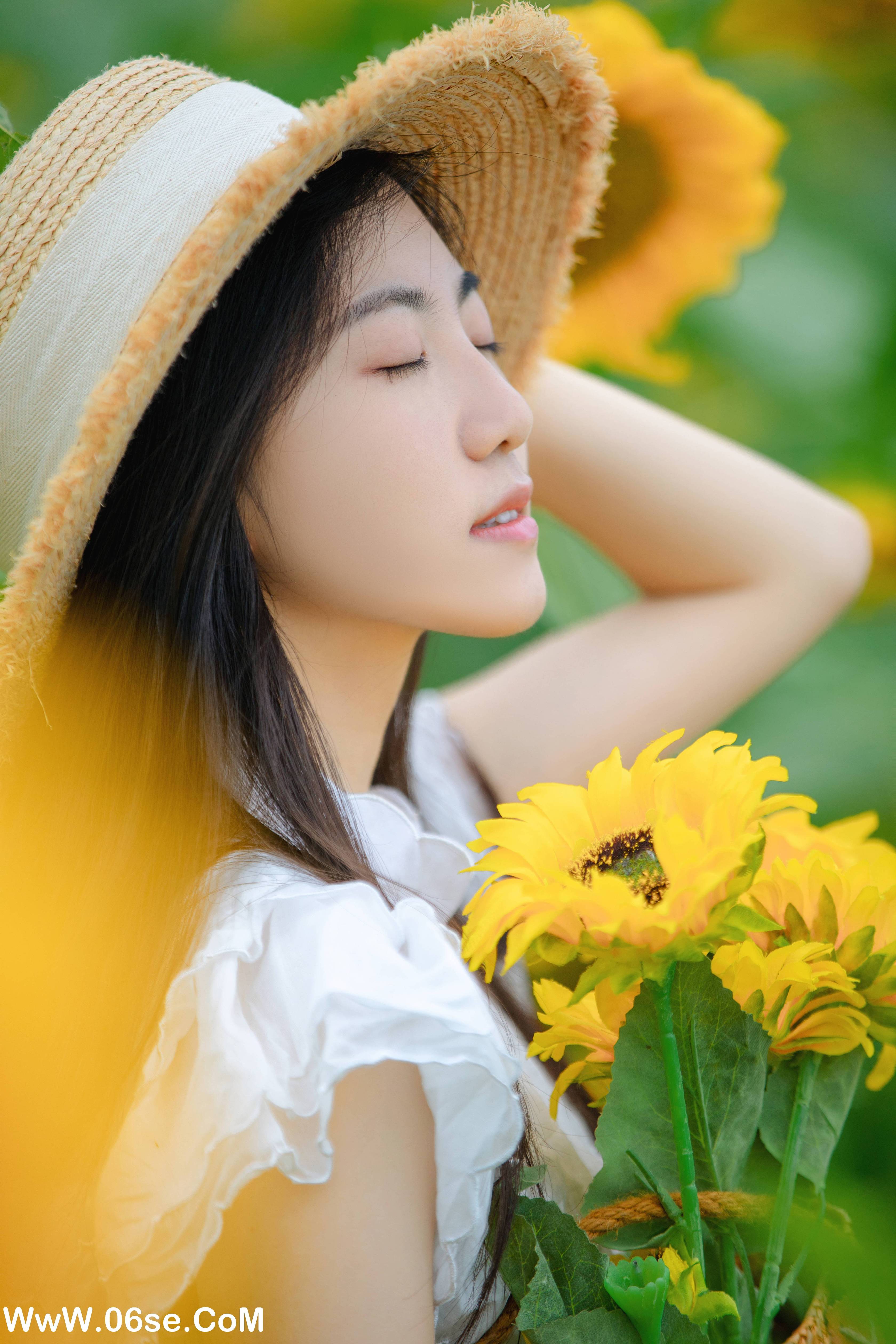 图片[22]-[YITUYU艺图语]2022.08.22 向日葵女孩 栗子[21P／371MB]-六色网