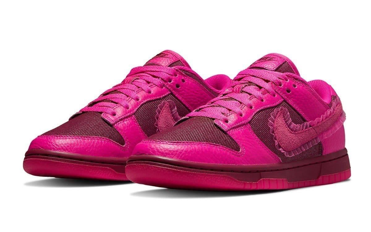 Святые найки. Nike Dunk Low Valentine's Day 2022. Nike Dunk Prime Pink. Nike Dunk Low 2020 Pink. Nike Dunk SB Pink.