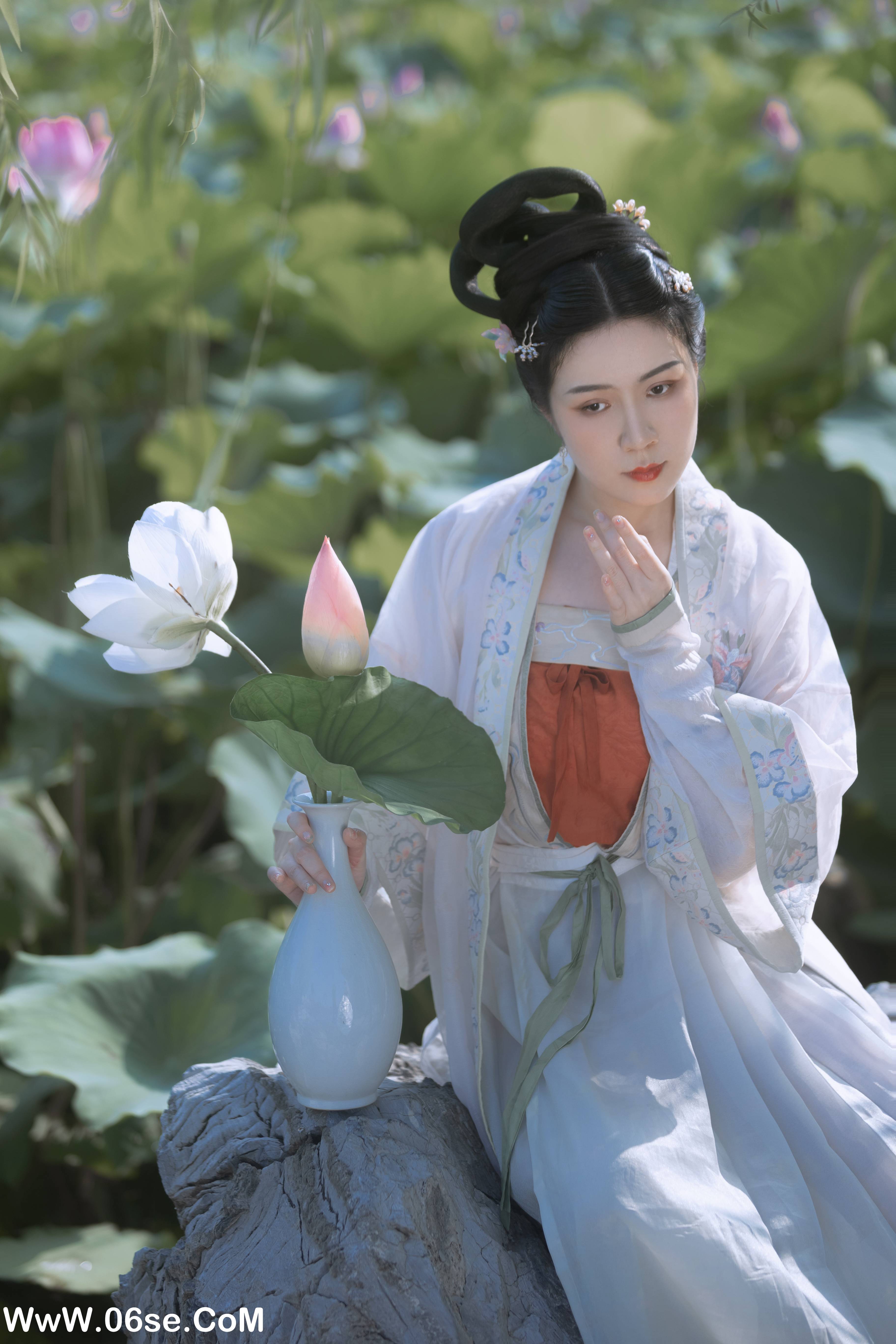 图片[15]-[YITUYU艺图语]2022.11.21 陶然荷韵 周曦彤[25+1P／195MB]-六色网