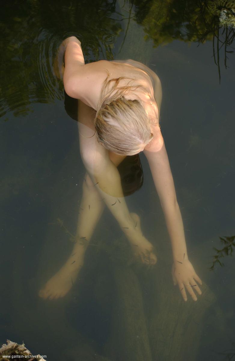 [Image: 8bbbf0f1bb7f15c54f29b.jpg]
