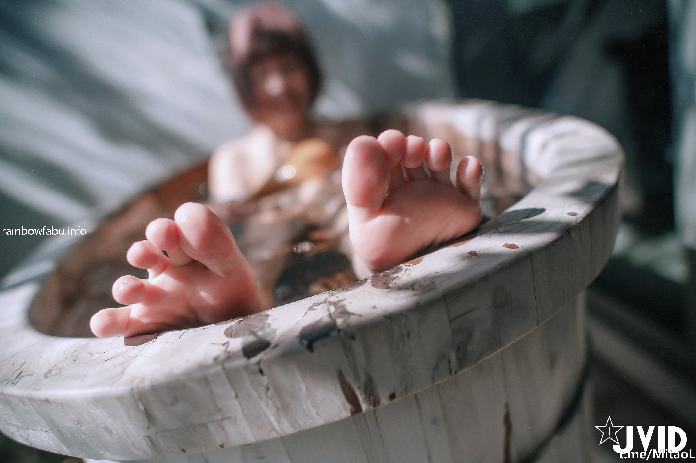 JVID唯美情色艺术尤物 果宝宝 未曾谋面的网恋小女友 洞洞装湿身诱惑 美乳激凸紧致嫩穴 174P 29