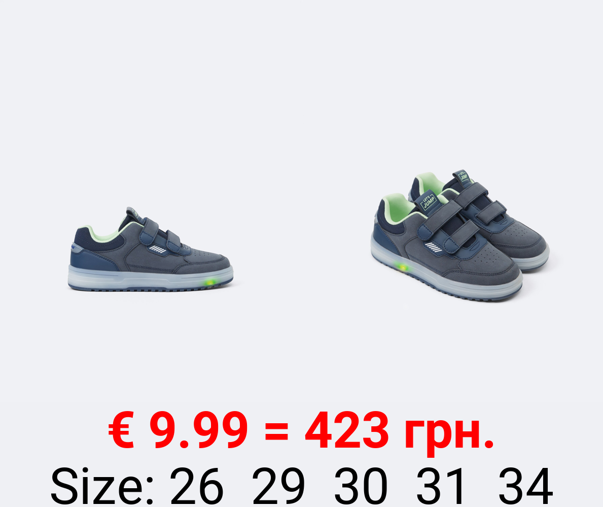 Comfort sneakers with light details