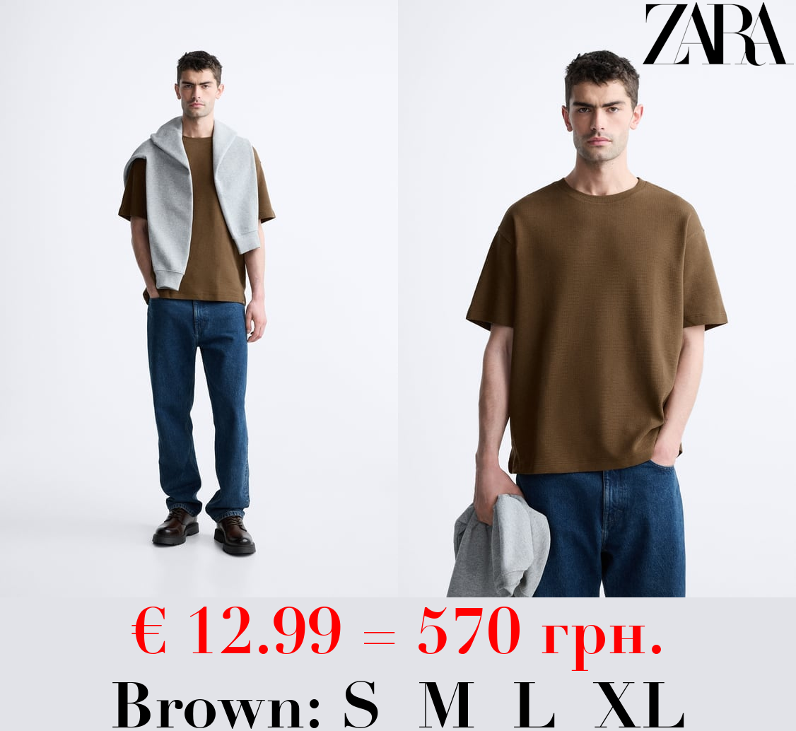 T-SHIRT IN CHECK TEXTURE