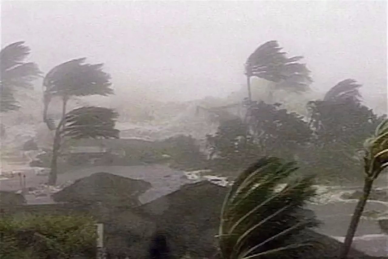 Сильнейшие бури в истории. Ураган иники 1992. Ураган Айк 2008. Ураган Айк (США, 2008г.). Гавайи шторм ураганы.