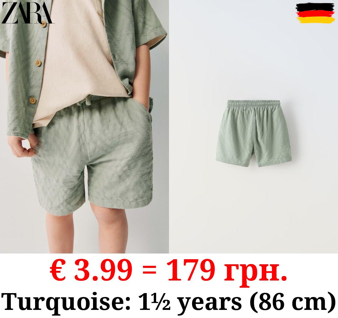 TEXTURED BERMUDA SHORTS