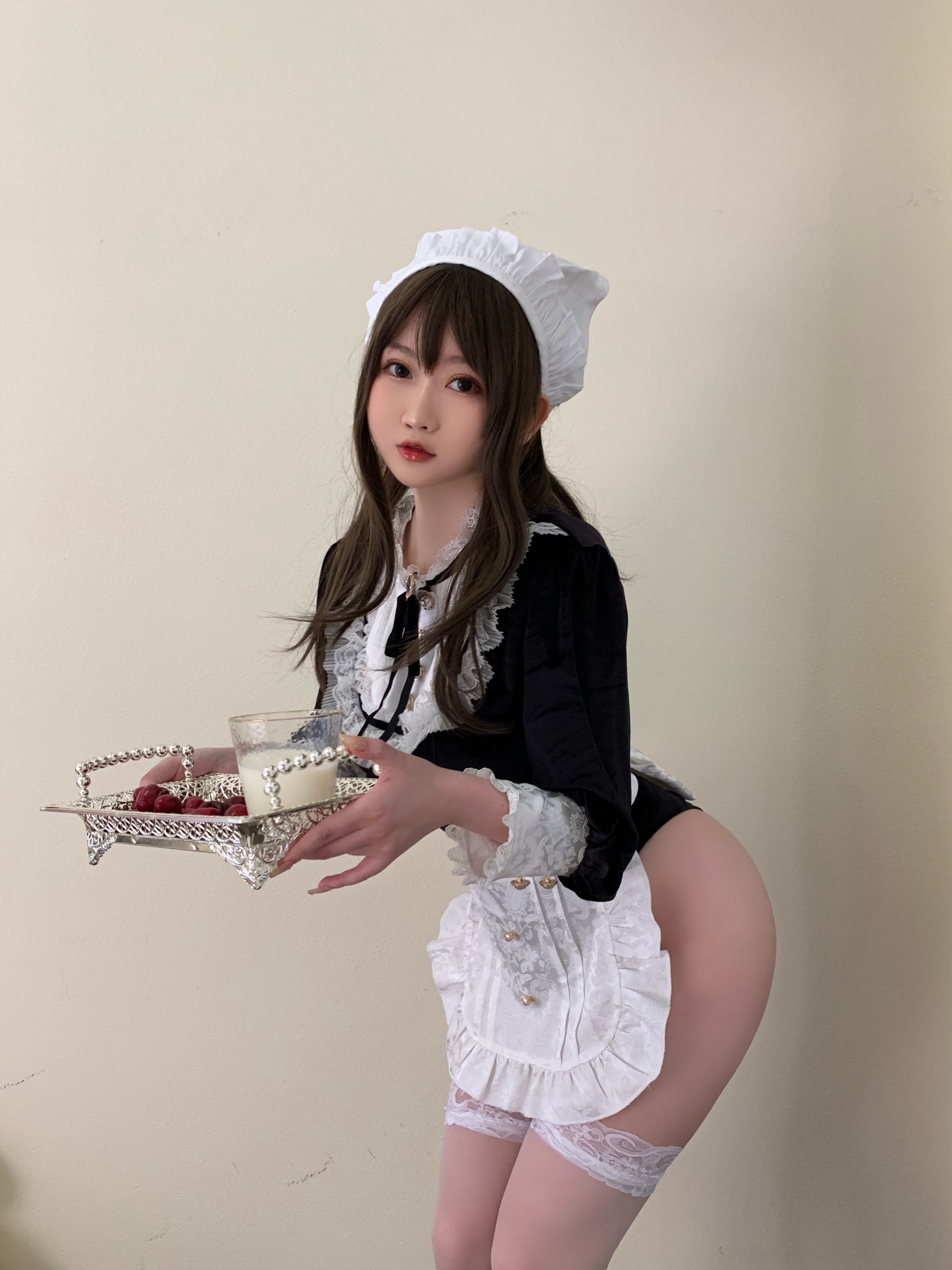 是依酱呀 - NO.49 女仆馆长 [50P5V-225MB] 40