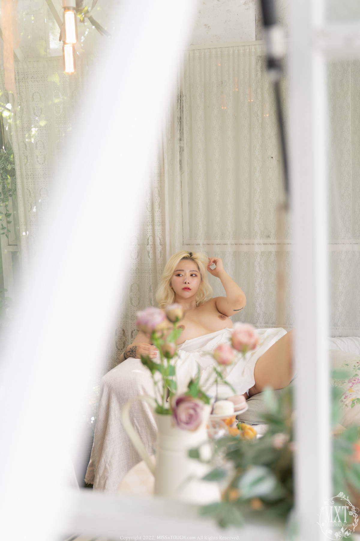 Yuna 유나, [MISS TOUCH] Vol.49 Photobook Set.02 13