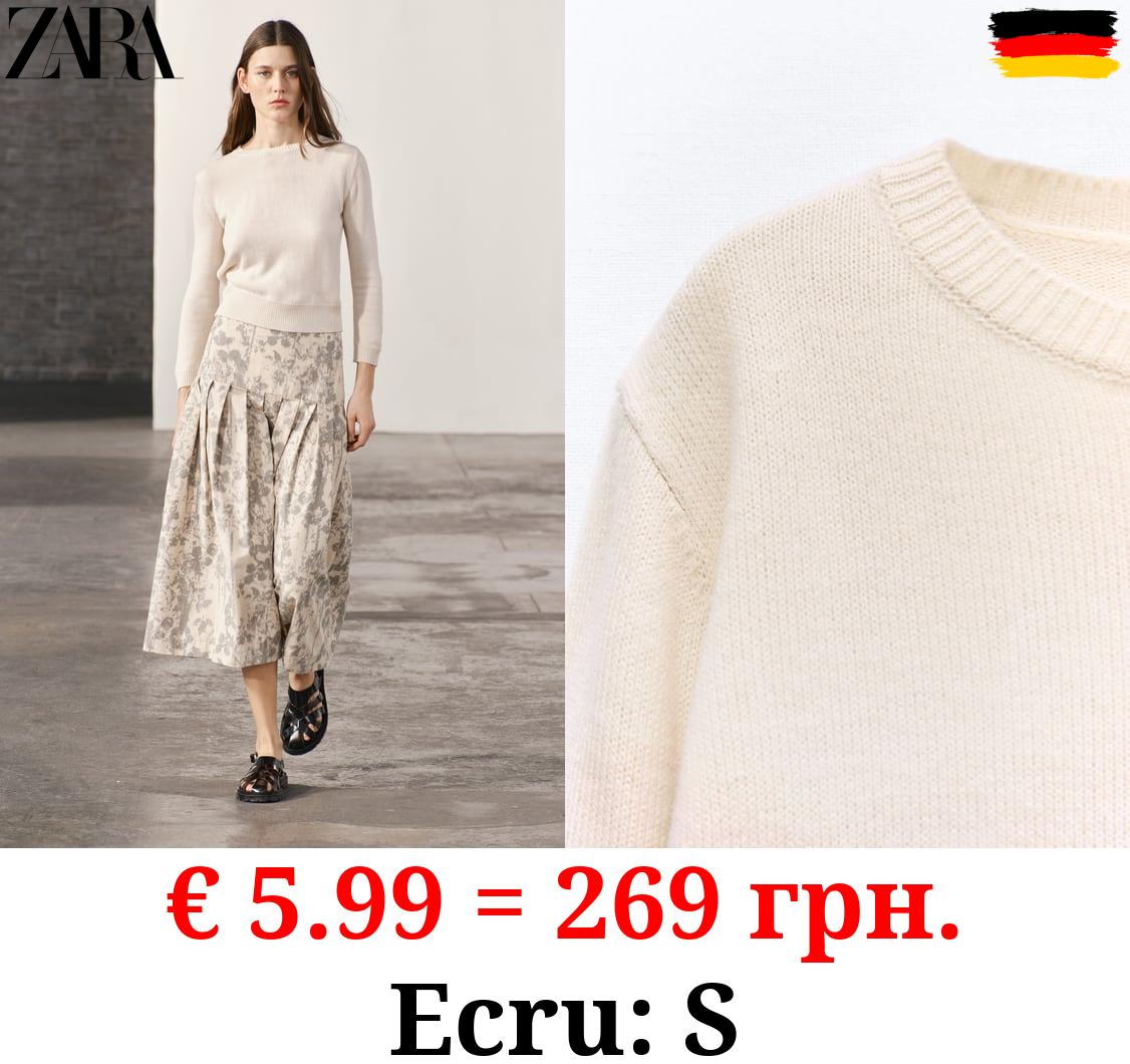 3/4-LENGTH-SLEEVE KNIT SWEATER