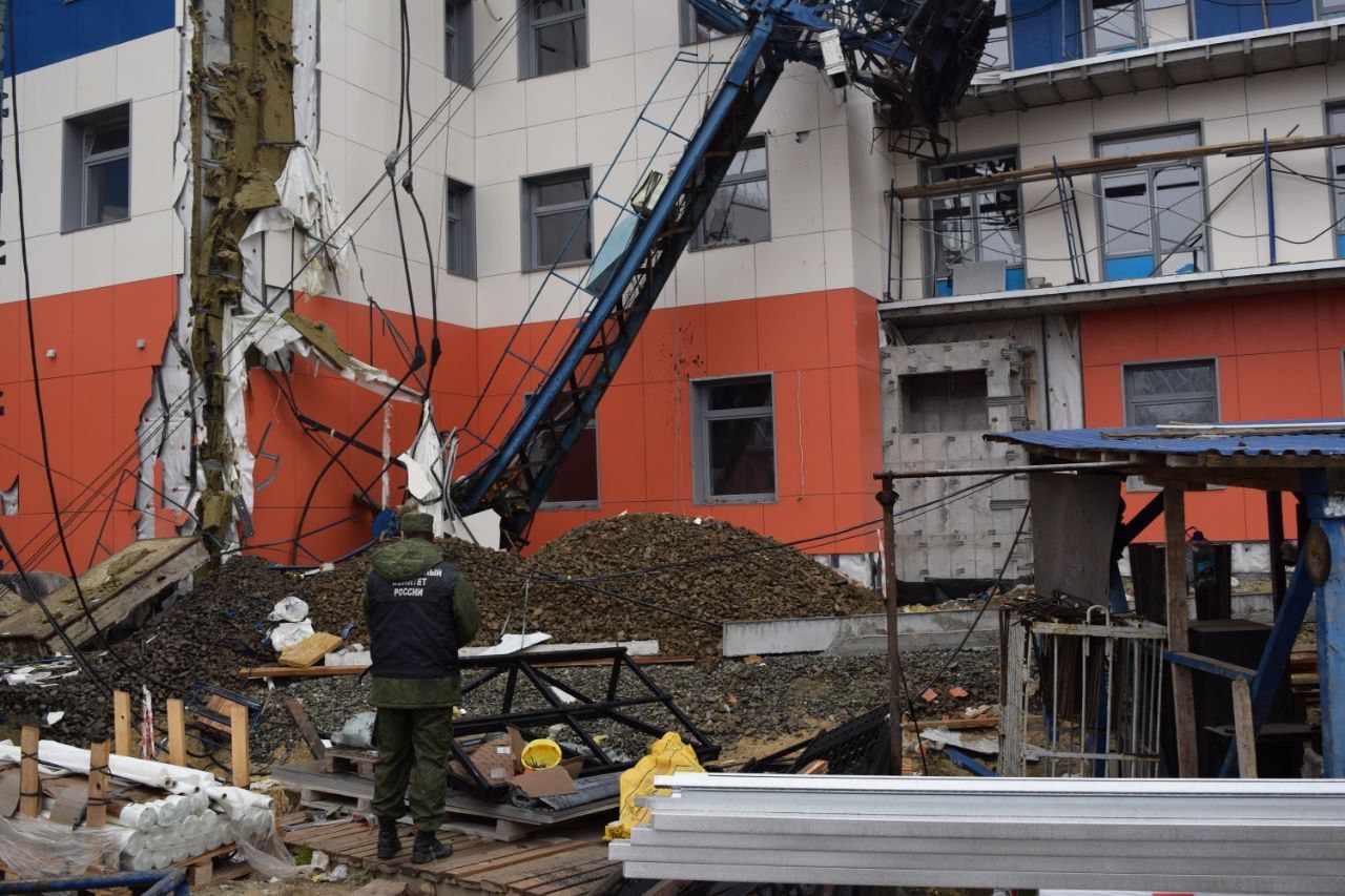 Уголовное дело по факту падения башенного крана в Хабаровске завершено