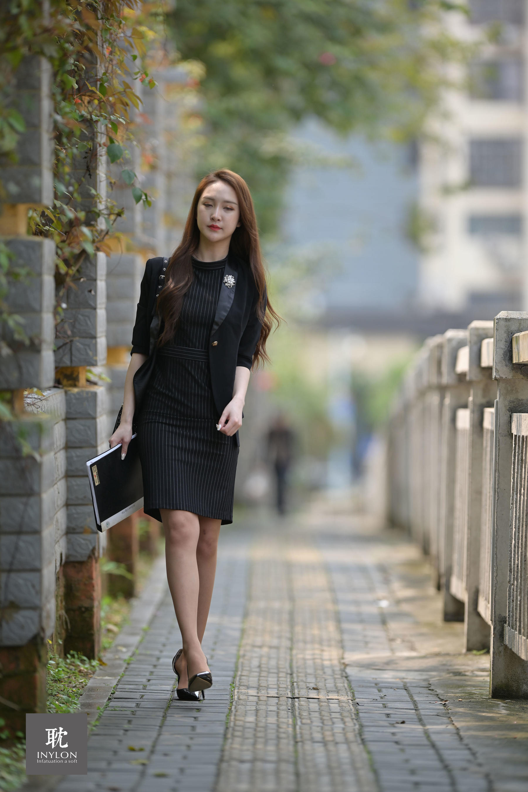 [IESS普惠集]_177_模特云芝_《跟拍上班的云芝》-写真图集共67P 7