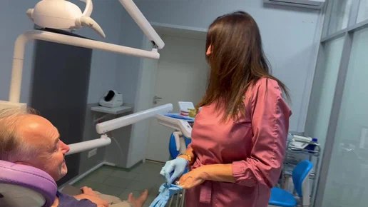 Работница стоматологии развела пациента