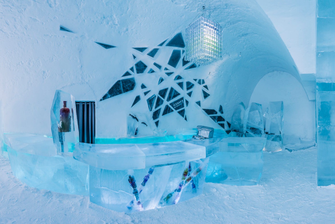 Лед в помещении. Icehotel Швеция Юккасъярви. Отель Icehotel Швеция. Ледяной отель в Швеции Ice Hotel. Ледяной отель, Юккасъярви, Швеция.