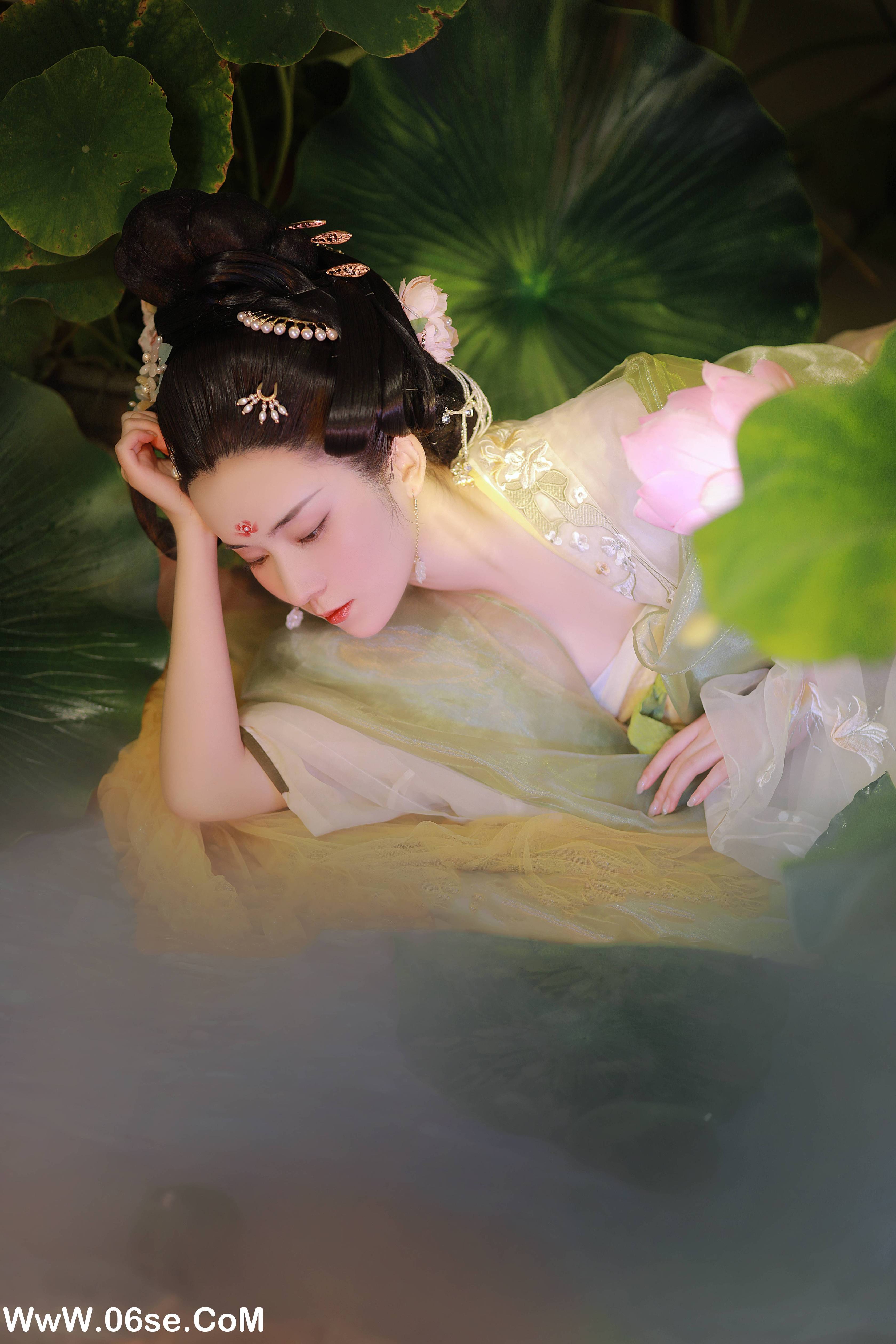 图片[4]-[YITUYU艺图语]2022.09.09 云想衣裳花想容 也清秋[31+1P／681MB]-六色网
