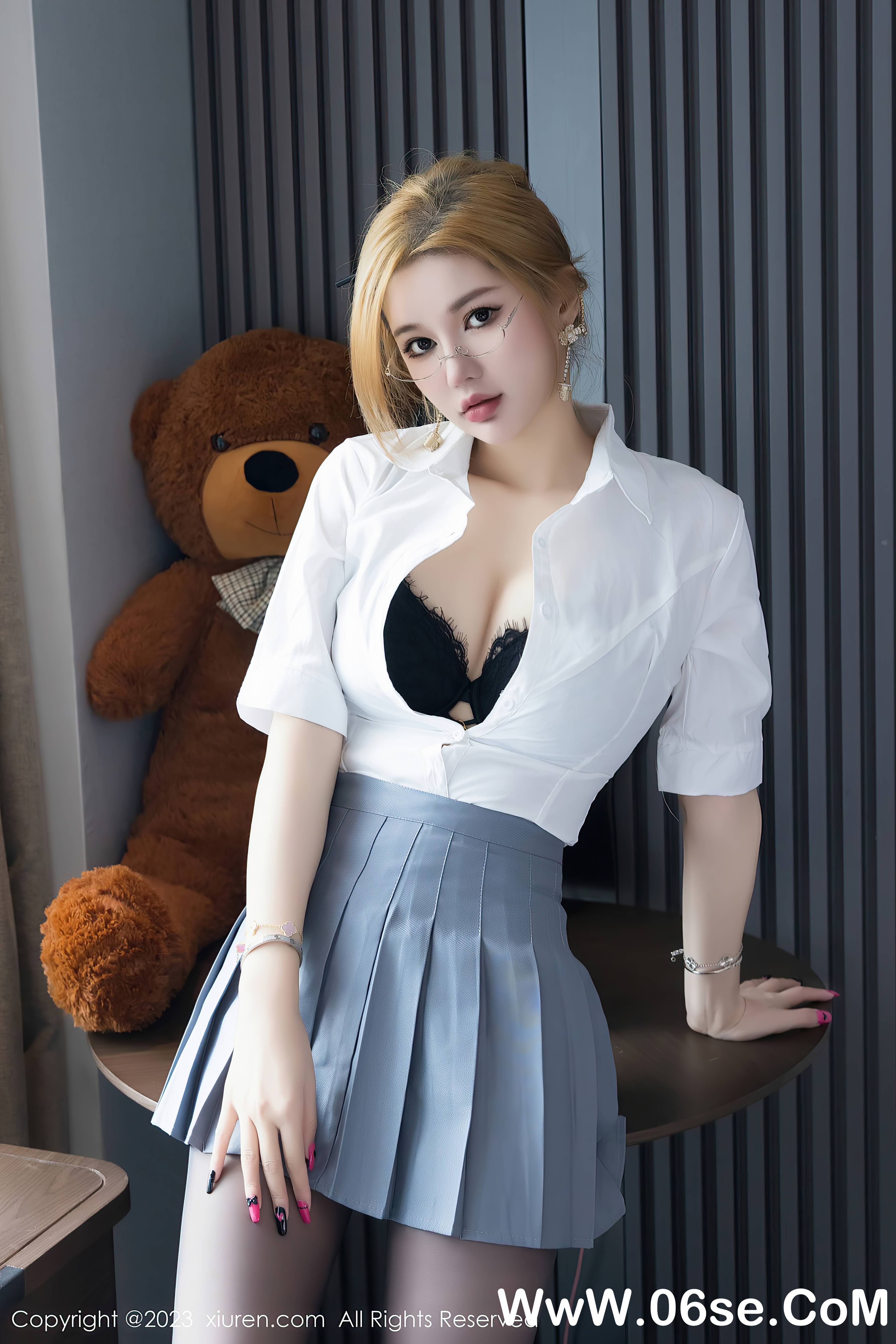 图片[2]-[XiuRen秀人网] 2023.06.01 NO.6836 杨可可coco-六色网