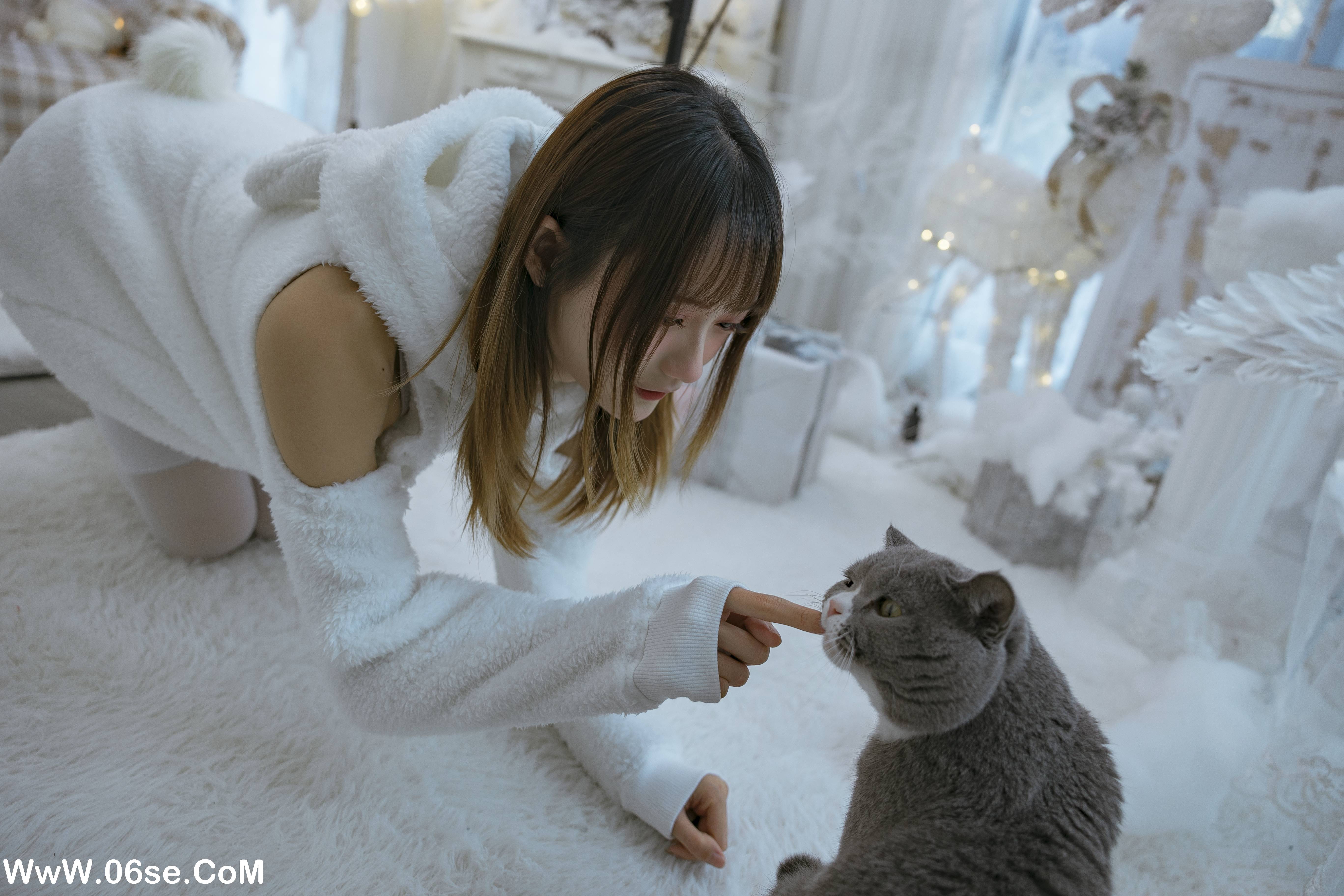 图片[7]-[YITUYU艺图语]2022.12.17 温馨少女与宠物们 兔子Zzz不吃胡萝卜[23+1P／371MB]-六色网