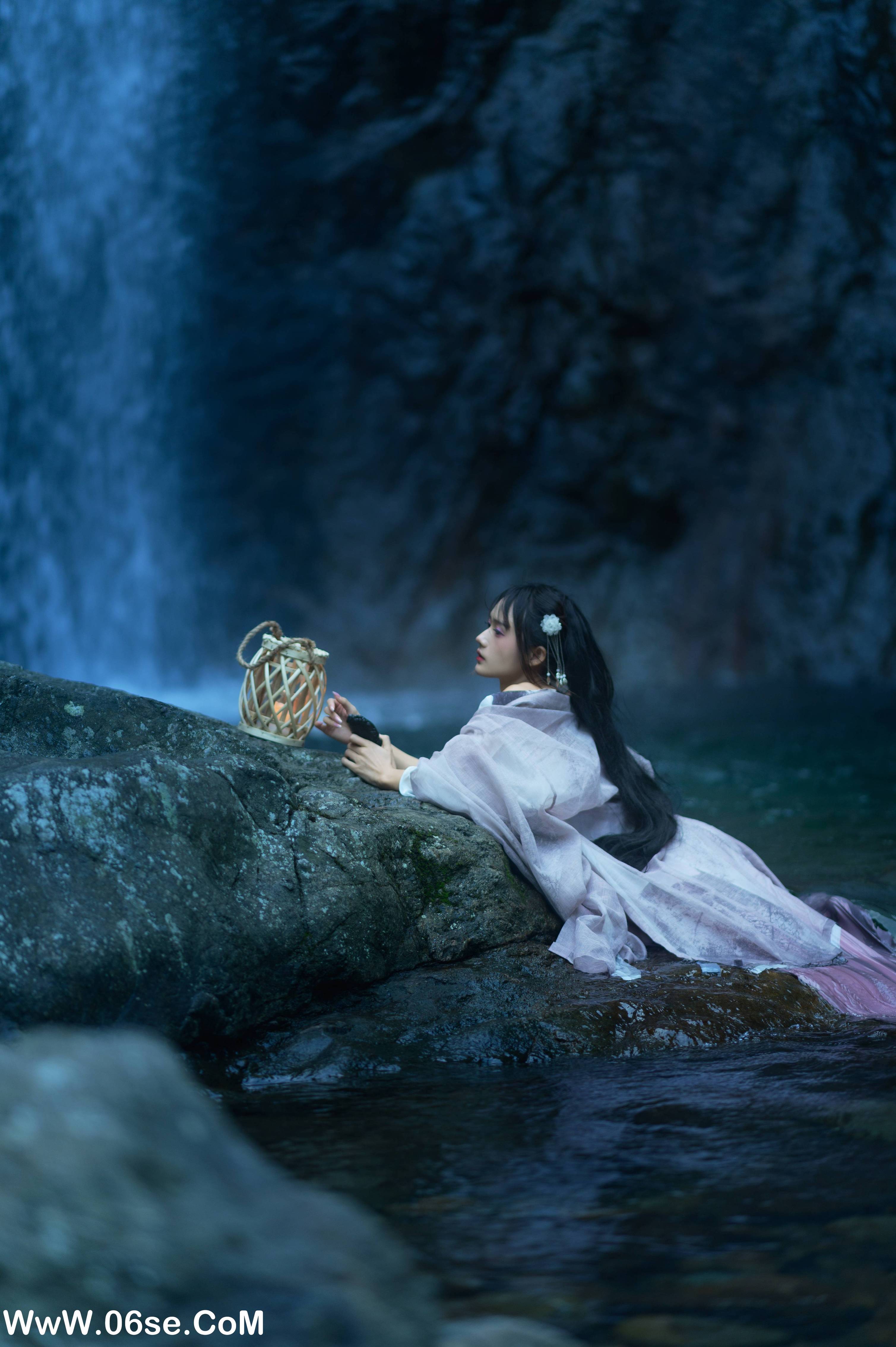 图片[22]-[YITUYU艺图语]2022.07.12 寻蝶梦 兔子Zzz不吃胡萝卜[35+1P／399MB]-六色网