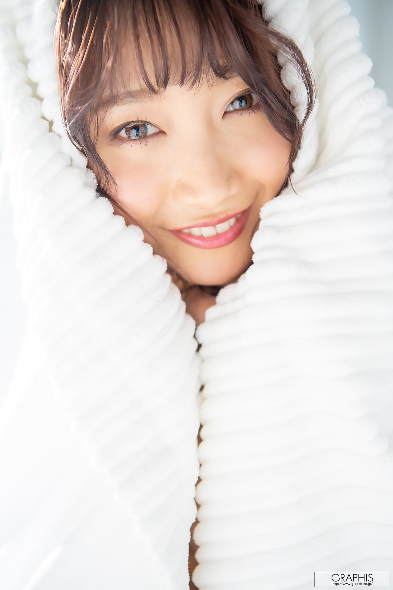 [Graphis] Gals - Anna Kami 加美杏奈 『 Angel Smile 』146P 126