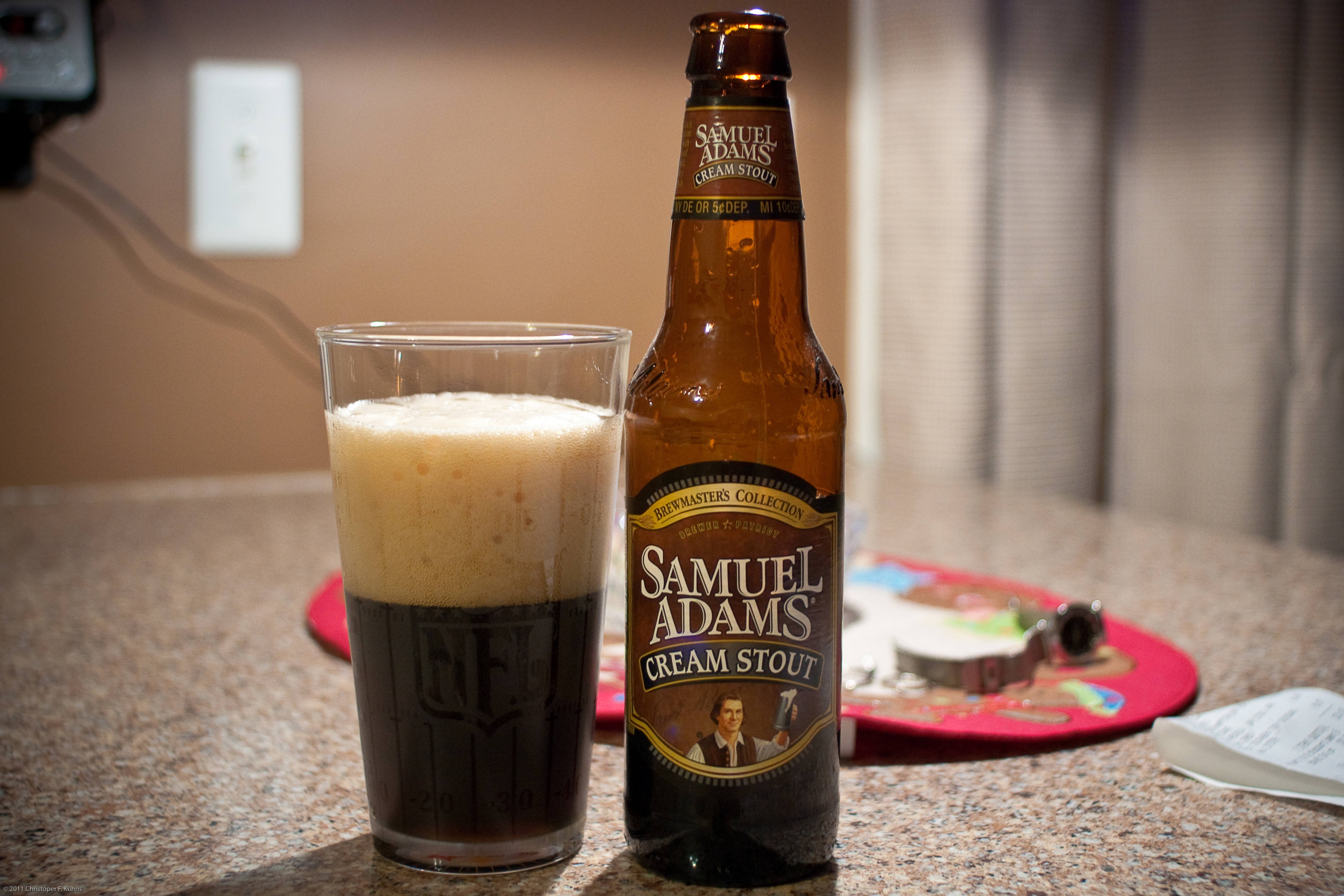 Stout's. Сливочный Стаут пиво. Ирландский Стаут пиво. Samuel Adams Cream Stout. Пиво Mackeson Stout.