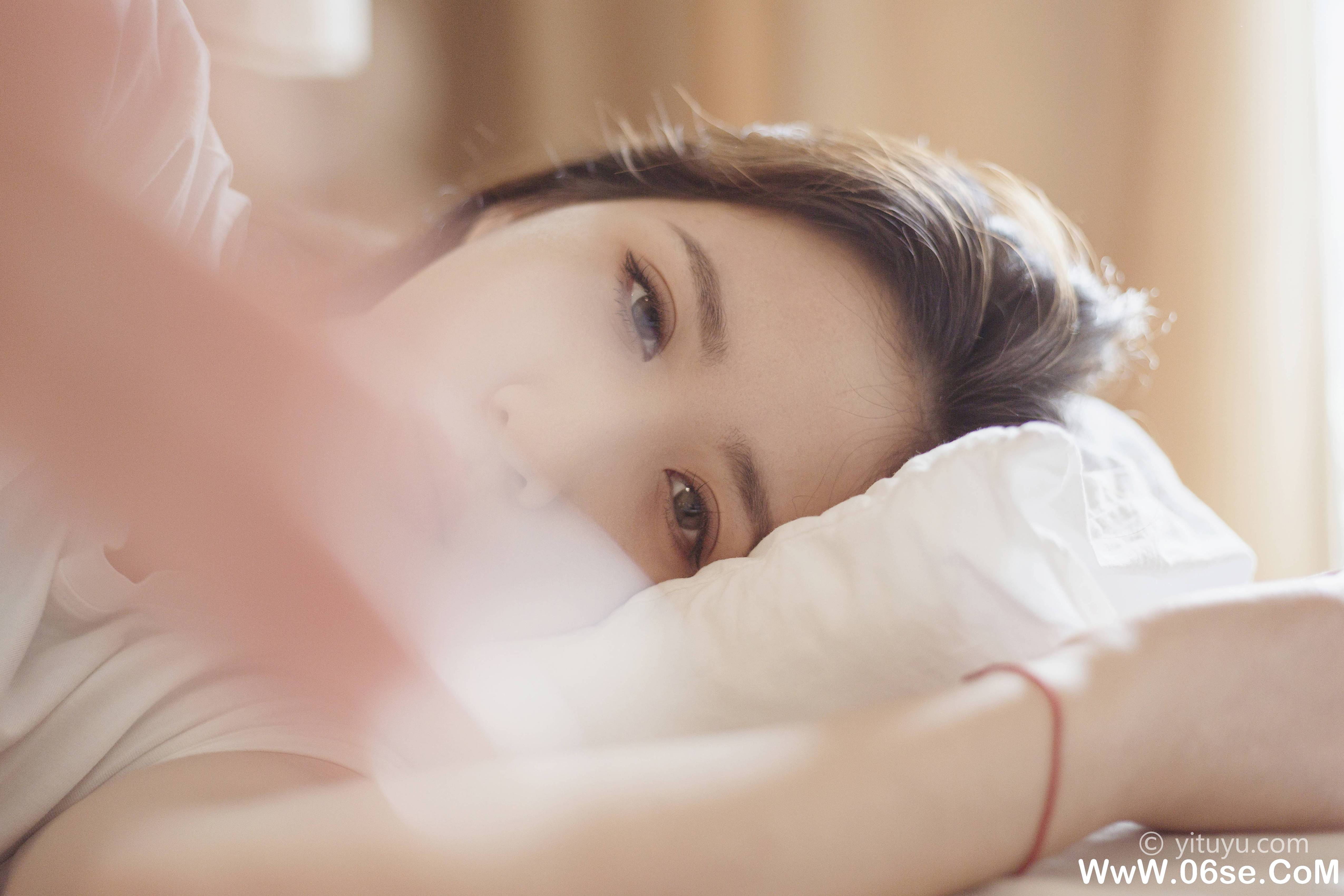 图片[12]-[YITUYU艺图语]2021.07.07 独自醒来 Jenny[35P／378MB]-六色网