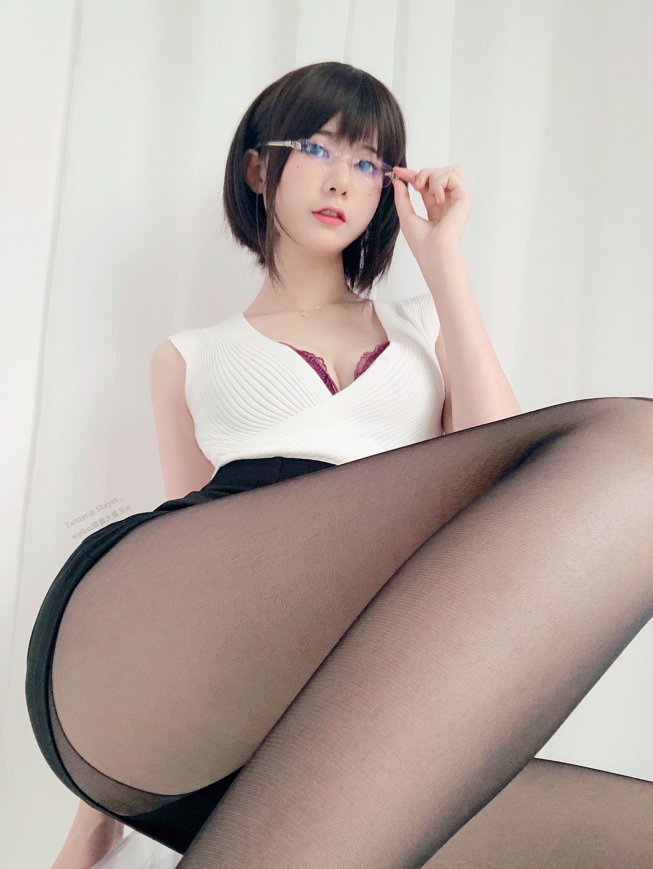 眼酱大魔王w-办公小姐姐w[26P] 13